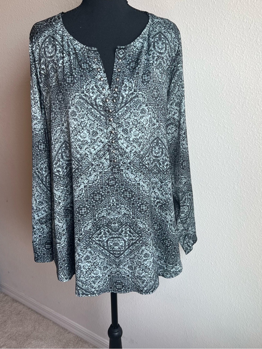 Rock & Republic Black and White Printed Long-Sleeve Tunic